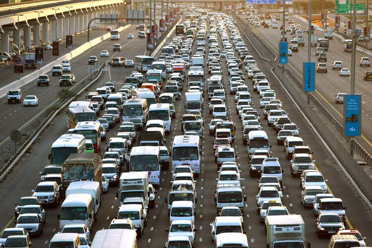 Sharjah-Dubai Traffic: Morning Delays Near Border and Dubai South